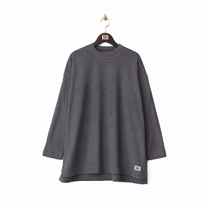 チャコールグレー