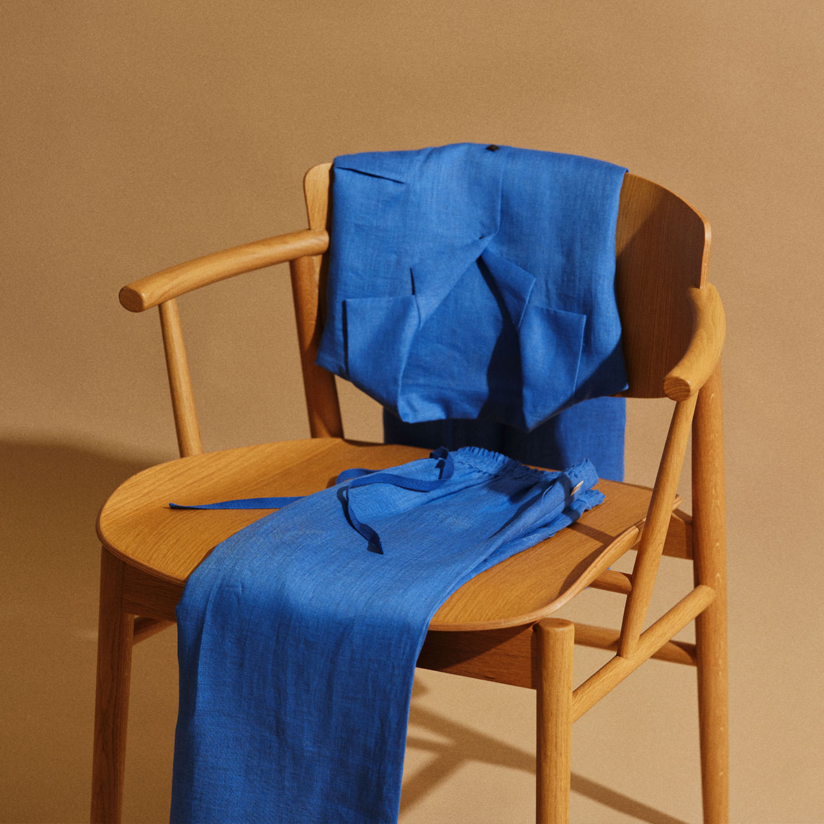 ウォッシュリネン クロップドパンツ 亜麻色 1