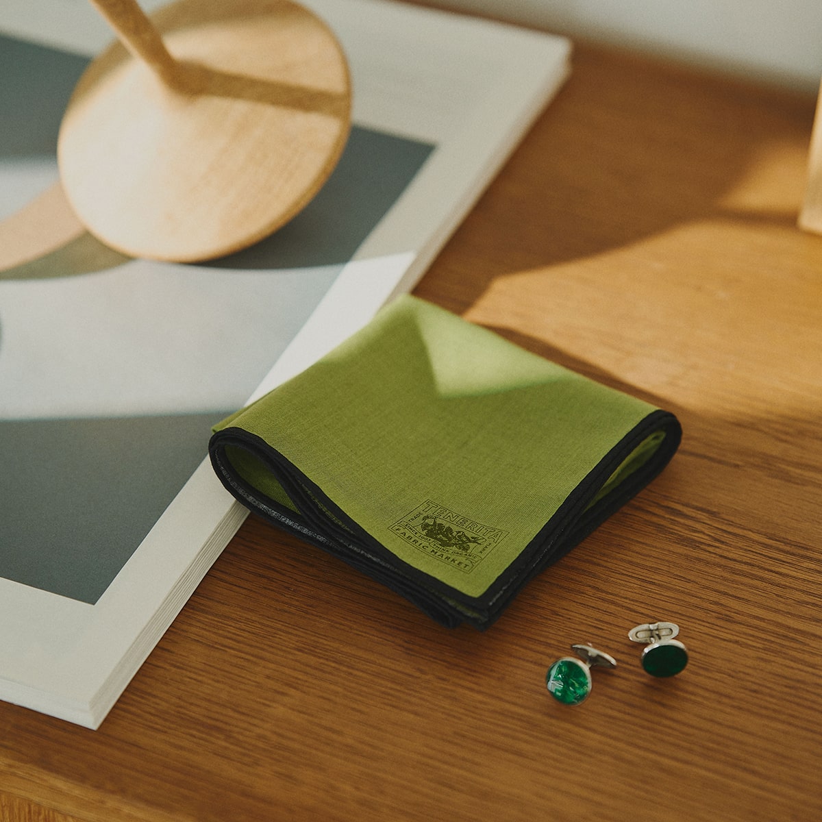 サテンハンカチ リーフグリーン FREE